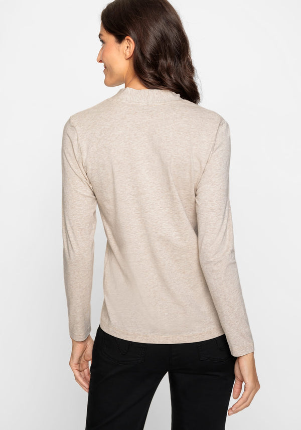 Long-sleeved v-neck t-shirt - Woman