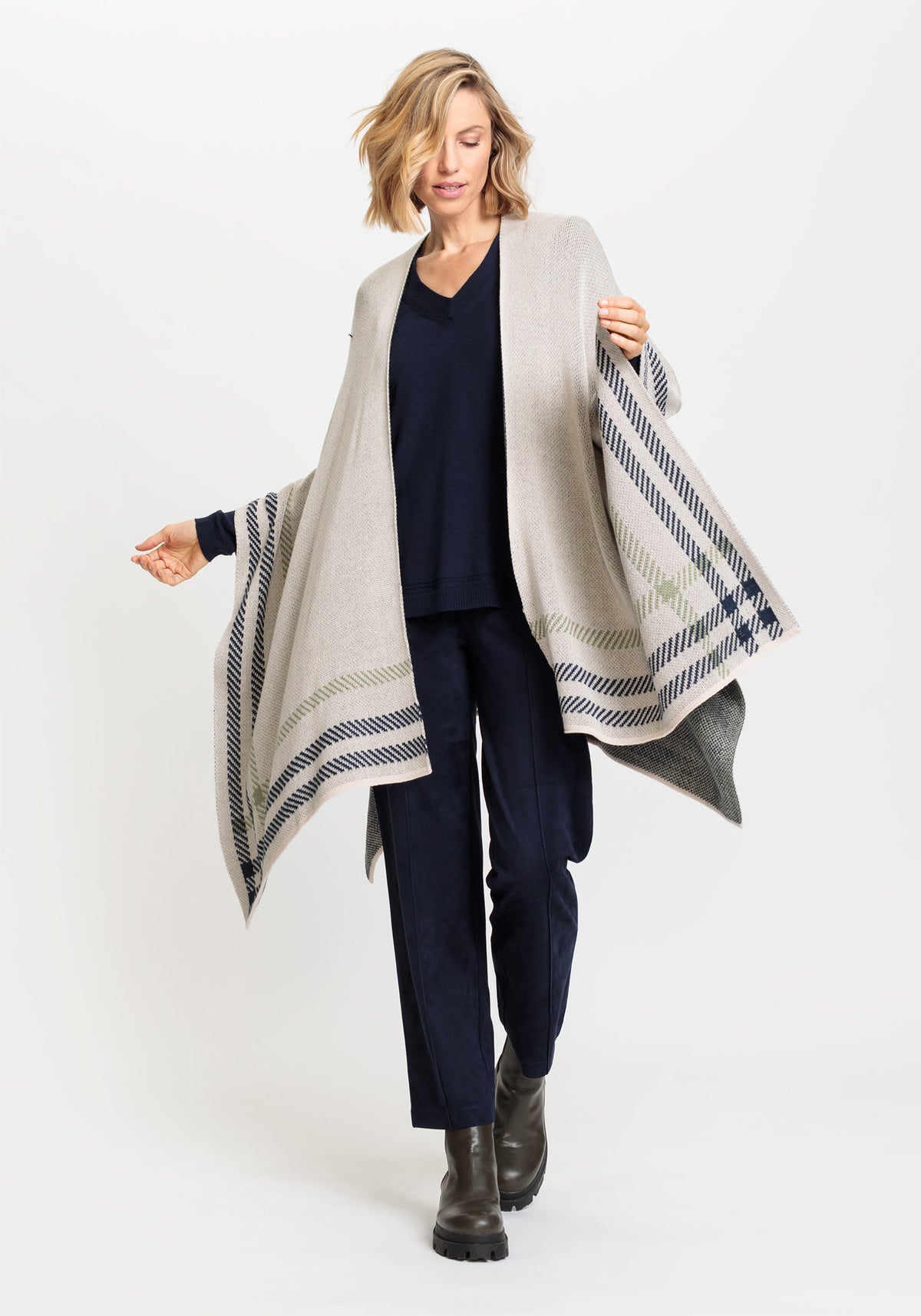 Plaid Border Knit Cape