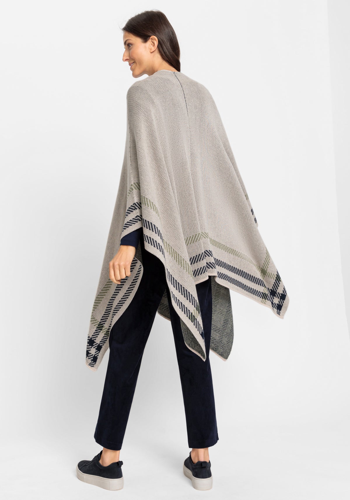 Plaid Border Knit Cape